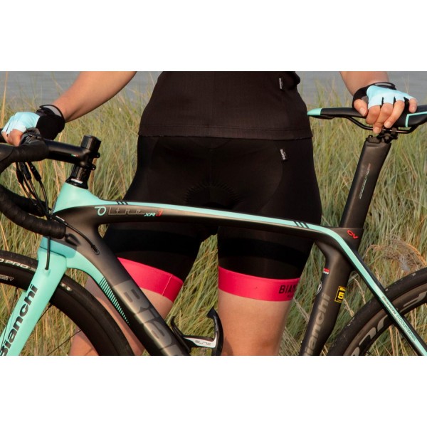 AVOLA Radhose Damen kurz schwarz/pink (E21-4700) AVOLA Radhose Damen kurz schwarz/pink (E21-4700)